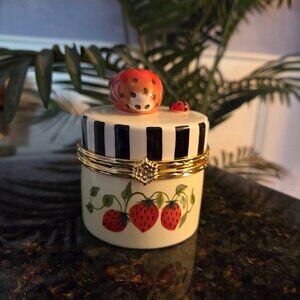 Eileen Tramonte Strawberry Trinket Box French Country Porcelain Painted